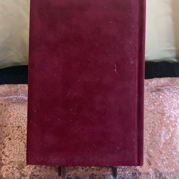 The Secret Garden Hallmark Gift Books by Frances Hodgkin  Burnett - EUC - Picture 2 of 4